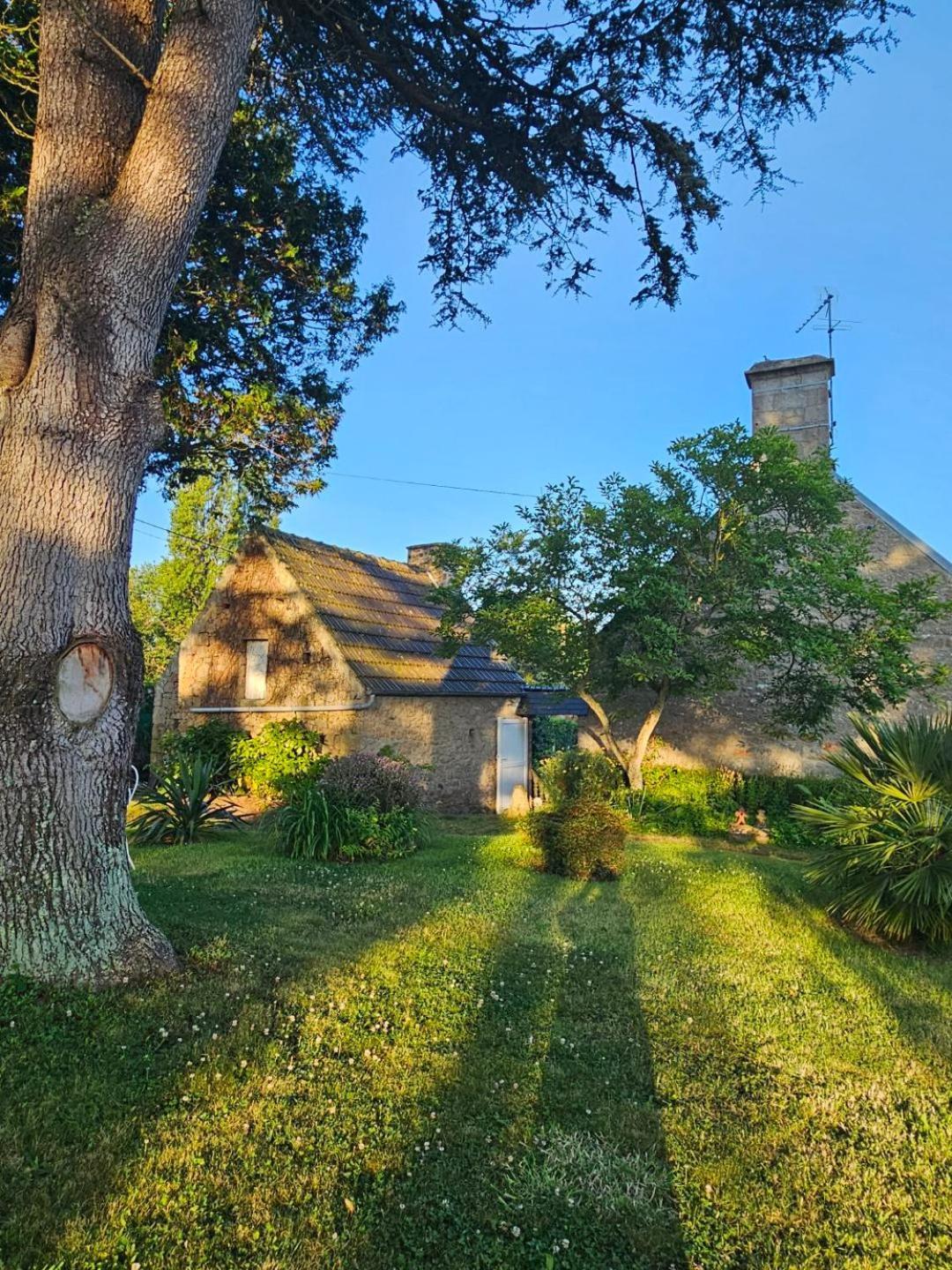 Les 13 Lavoirs D'Antan - Chambre Globe-Trotteur Saint-Pierre-Eglise ภายนอก รูปภาพ